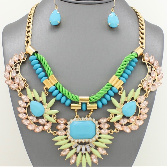 SomethingNiceee Jewelry - Statement Piece Necklace Set